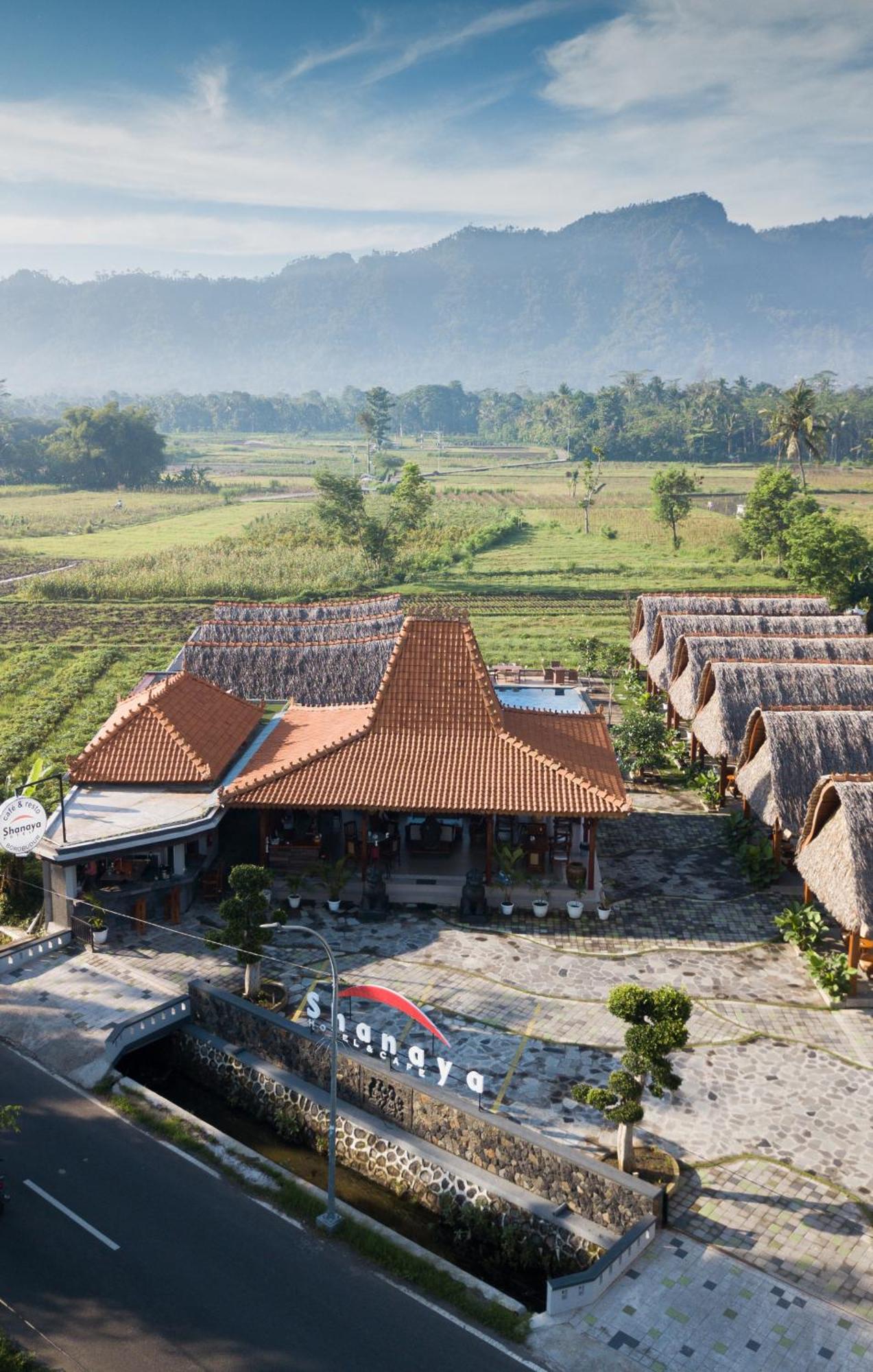 Shanaya Hotel & Cafe 马格朗 外观 照片